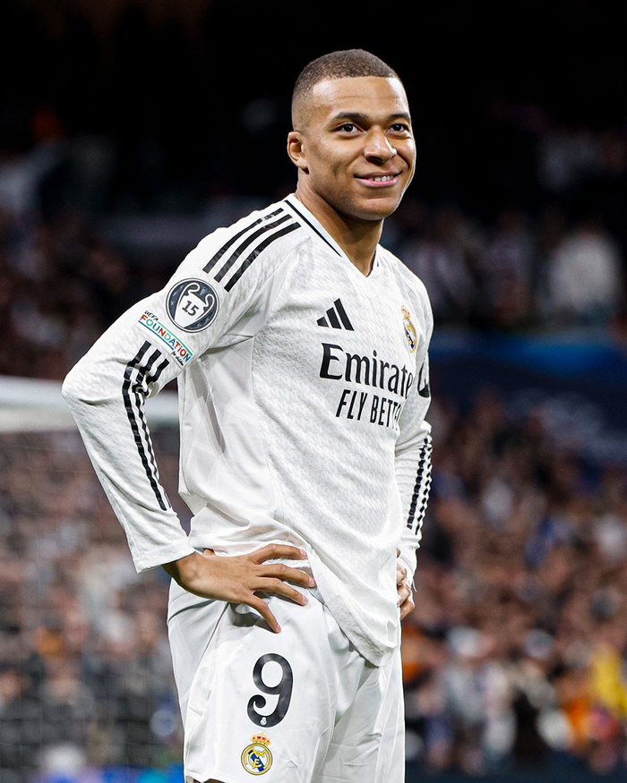 保安大爷中场硬核加入拉拉队，全场尖叫炸了！