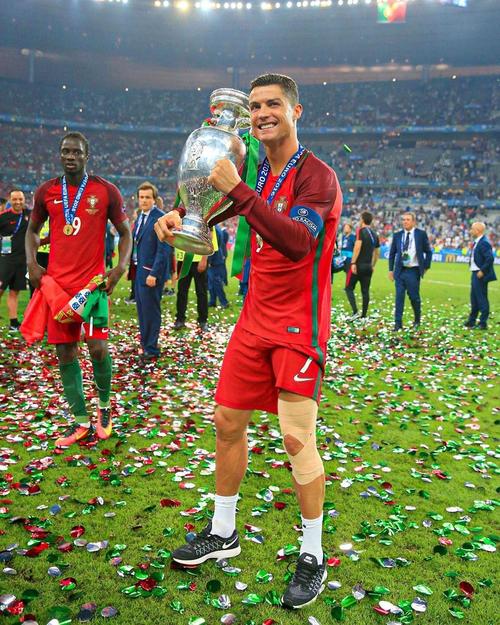 本赛季马克西出战了76人近82%的时间，断档领跑联盟（马克西本季为76人出场时间占比近82%，遥遥领先全联盟）