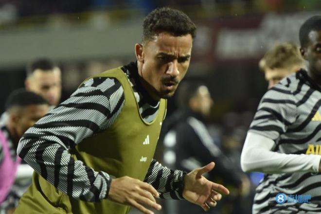 顶薪仍有潜力？范子铭潜力赛独得12分 率领北京32-17战胜辽宁（顶薪仍可期？范子铭潜力赛砍12分助北京32-17击败辽宁）